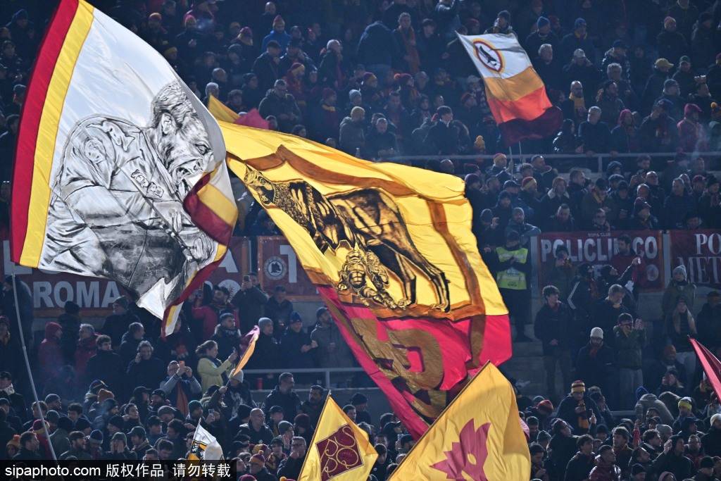 那不勒斯的双面人生:意甲连胜与欧冠失利的背后故事